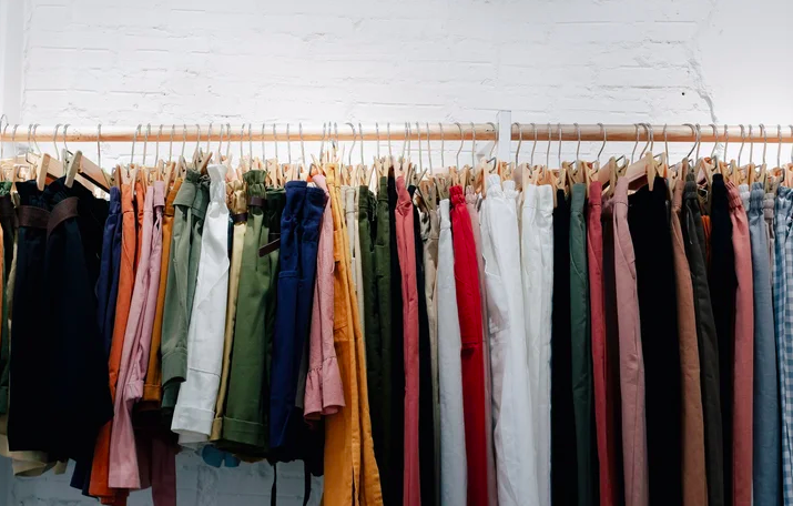 Waste Minimalism: How I Manage My Wardrobe
