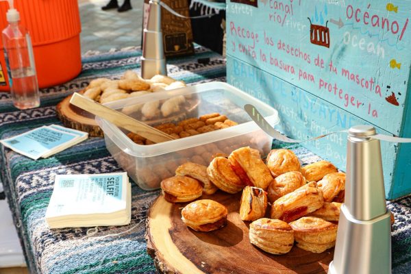 Pastelitos and cafecito were purchased in reusable containers from local bakeries and were provided to cleanup attendees.