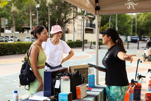 Debris Free Oceans staff engaging the community